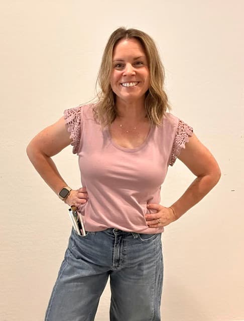 Hannah, the artist behind The Hanmade Shop