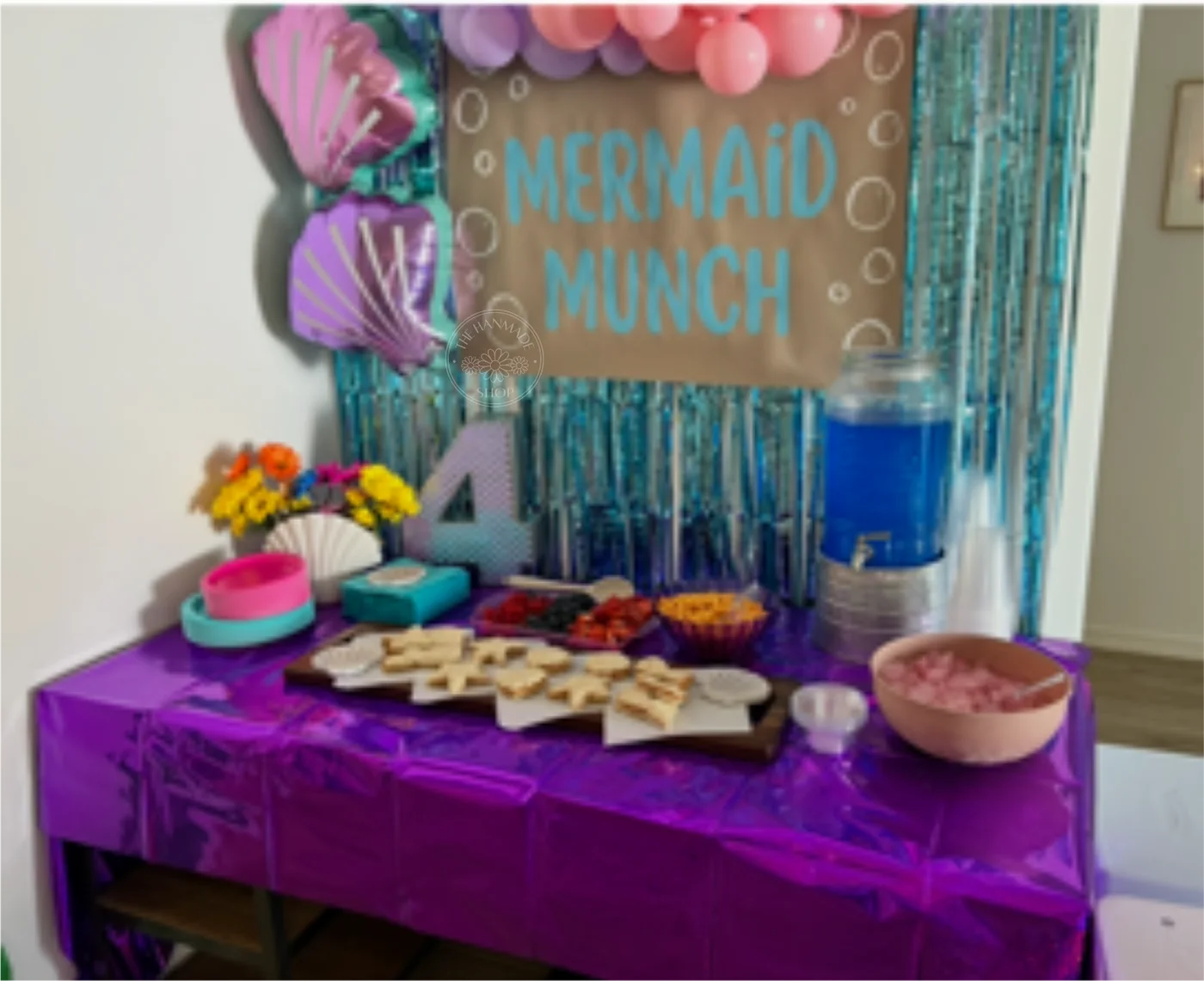 Mermaid Munch Party Table